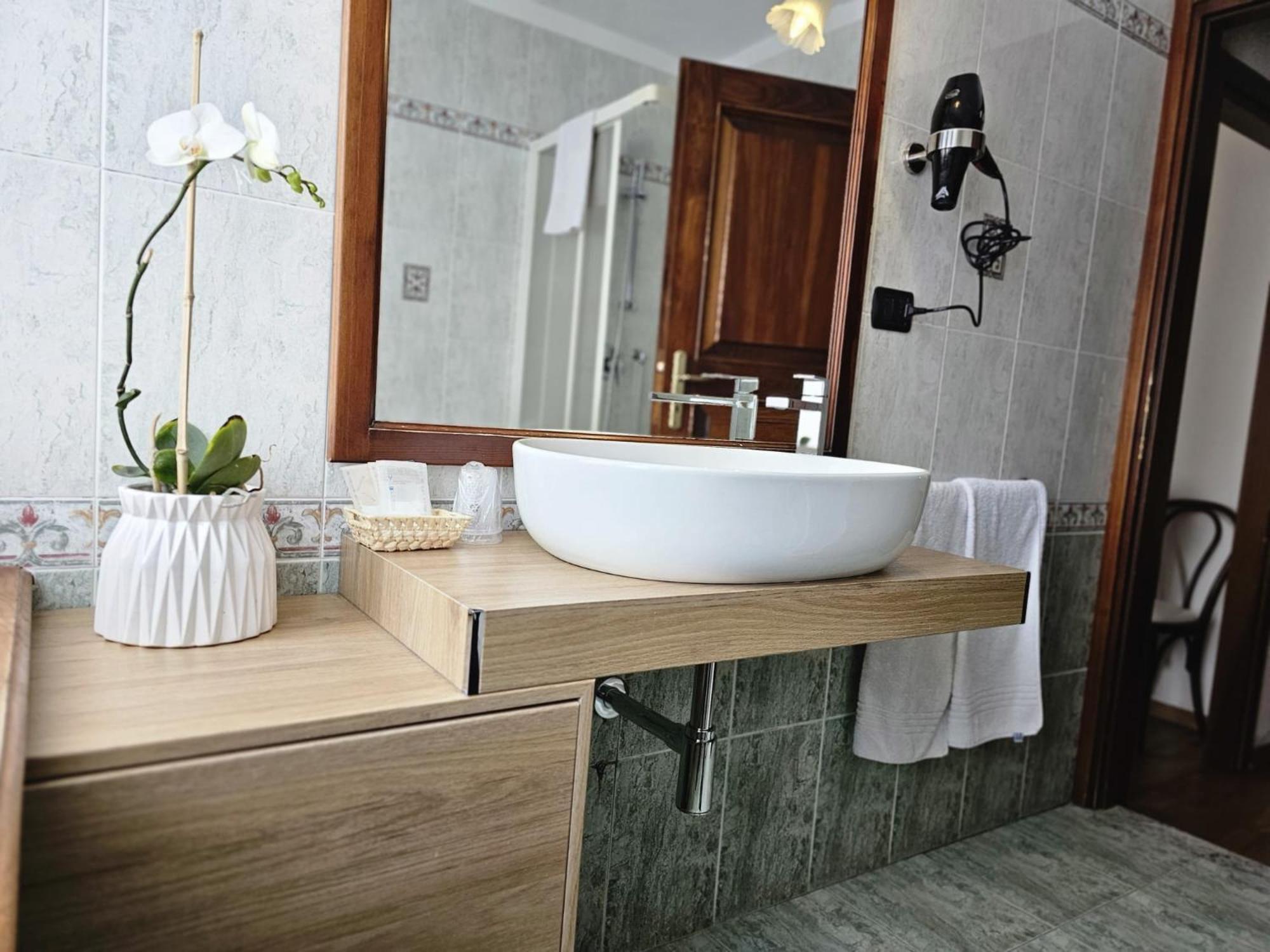 Hotel Bucaneve Bardonecchia Ngoại thất bức ảnh