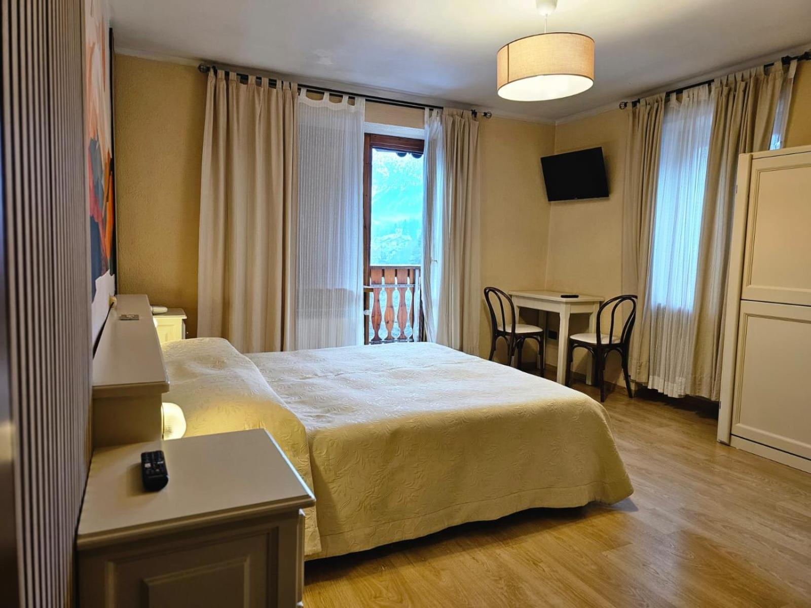 Hotel Bucaneve Bardonecchia Ngoại thất bức ảnh