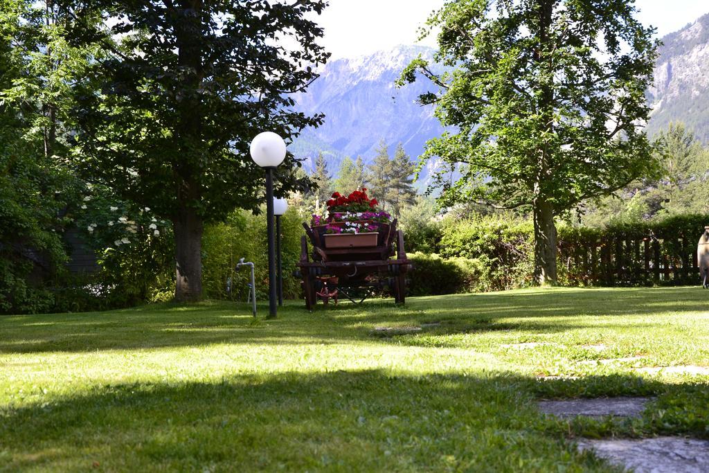 Hotel Bucaneve Bardonecchia Ngoại thất bức ảnh