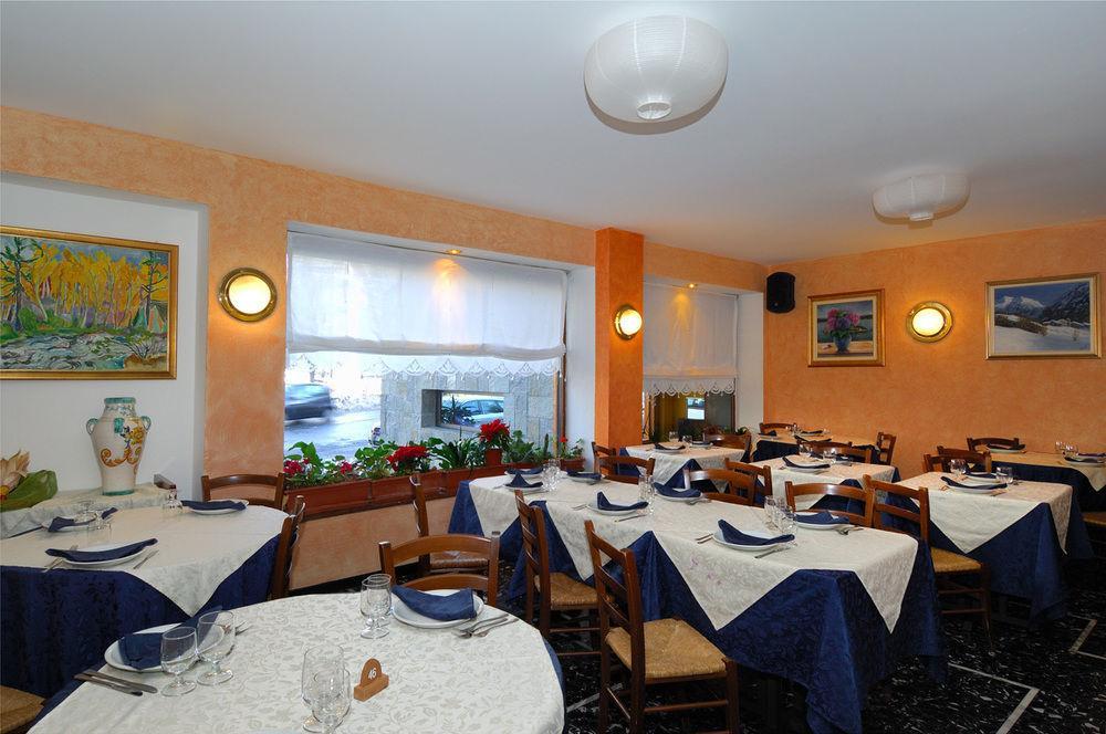 Hotel Bucaneve Bardonecchia Ngoại thất bức ảnh