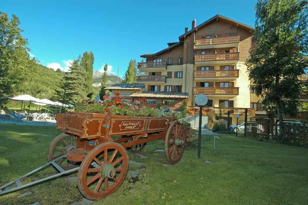 Hotel Bucaneve Bardonecchia Ngoại thất bức ảnh